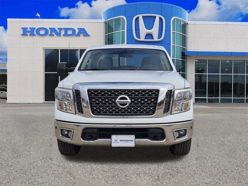 Used 2017 Nissan Titan SV image 8