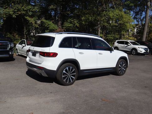 Certified 2022 Mercedes-Benz GLB 250 4MATIC w/ Premium Package Lite image 3