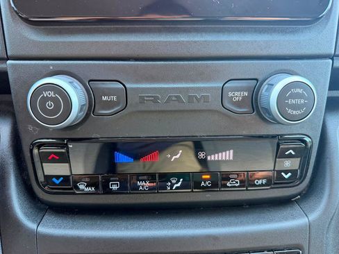 Used 2025 RAM ProMaster 2500 w/ Convenience Group FWD image 18