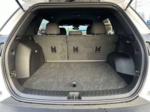 Used 2025 Chevrolet Equinox LT image 29