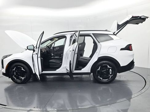 Certified 2026 Kia Sportage EX w/ EX Panorama Roof Package FWD image 60