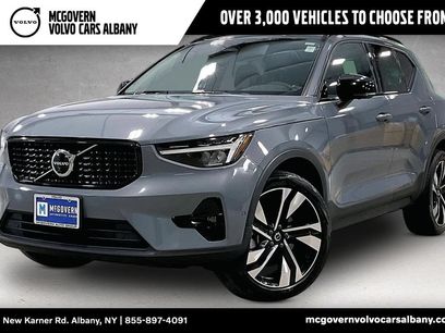Used 2023 Volvo XC40 B5 Plus w/ Driver Assist Package