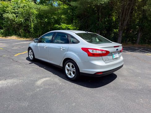 Used 2014 Ford Focus SE FWD image 6