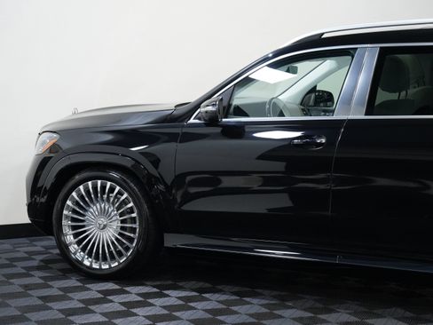 Used 2025 Mercedes-Benz Maybach GLS 600 4MATIC image 23