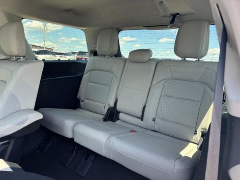 New 2026 Lincoln Navigator Reserve AWD/4WD image 10