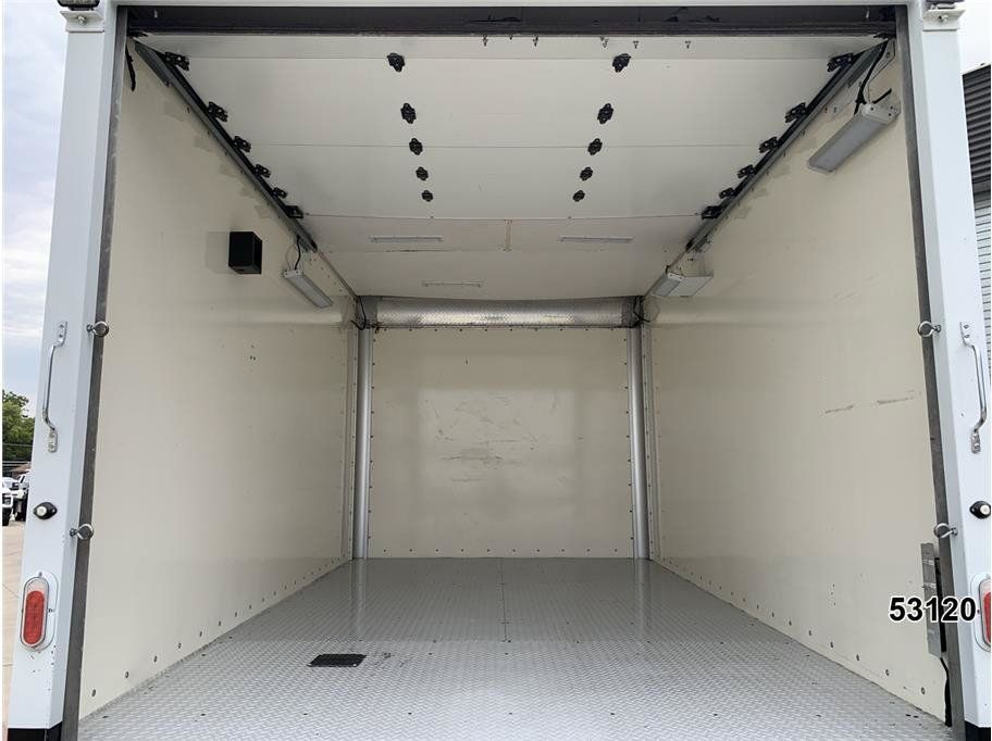 Used 2021 Ford F550 4x4 Regular Cab Super Duty image 9