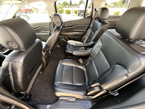 Used 2023 GMC Acadia SLE w/ Driver Convenience Package image 36