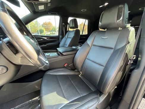 Used 2021 Cadillac Escalade Luxury image 24