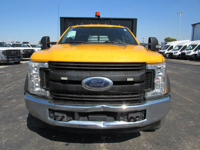 Used 2017 Ford F550 2WD Regular Cab Super Duty image 10