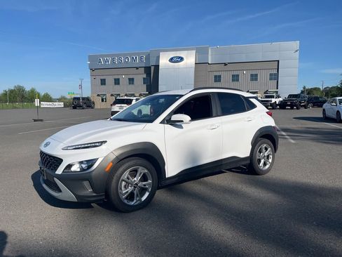 Used 2023 Hyundai Kona SEL AWD/4WD image 2