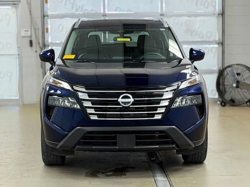 Used 2026 Nissan Rogue SV w/ SV Premium Package AWD/4WD image 2