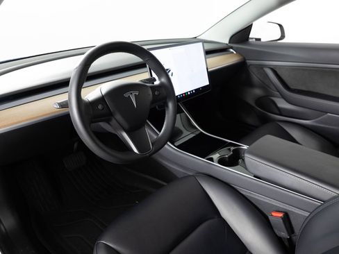 Used 2020 Tesla Model 3 Standard Range RWD image 11