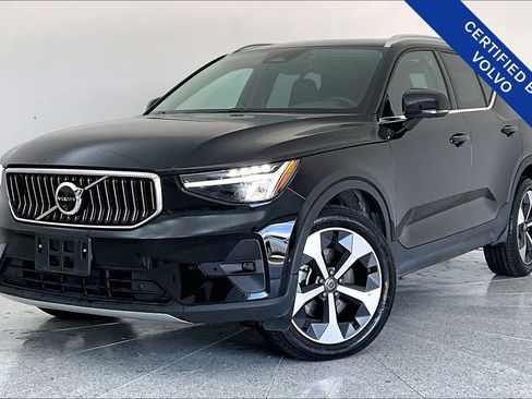 Certified 2025 Volvo XC40 B5 Plus image 15