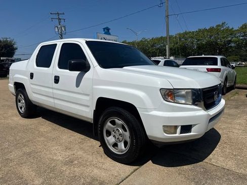Used 2010 Honda Ridgeline RT image 3