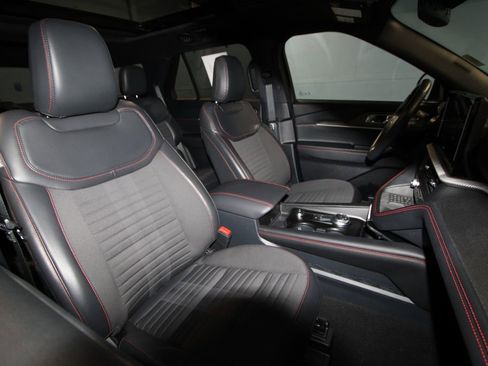 Used 2025 Ford Explorer ST-Line w/ Premium Package image 28