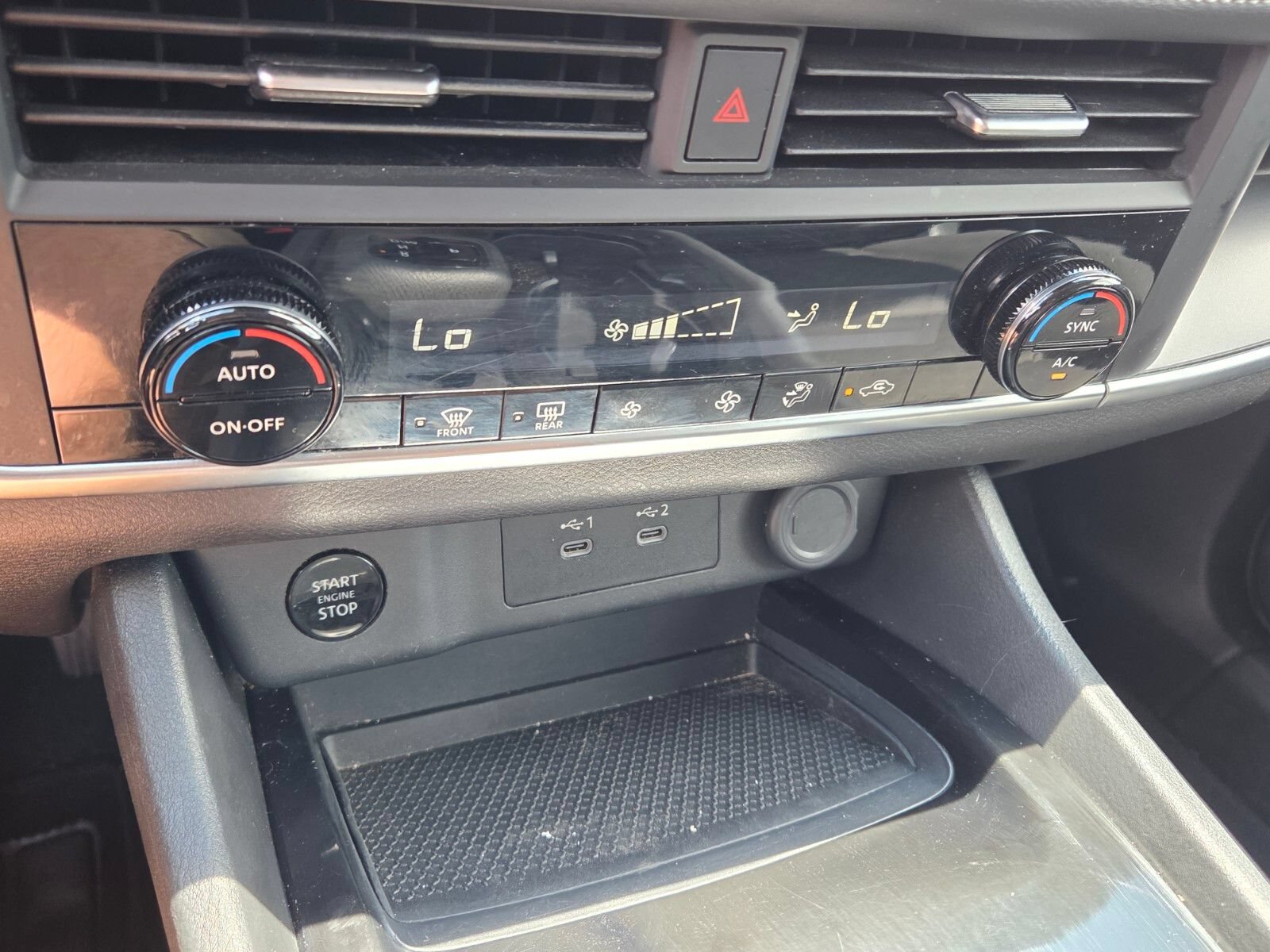 Used 2025 Nissan Rogue SV FWD image 21