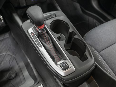 Used 2025 Chevrolet Trax RS FWD image 22