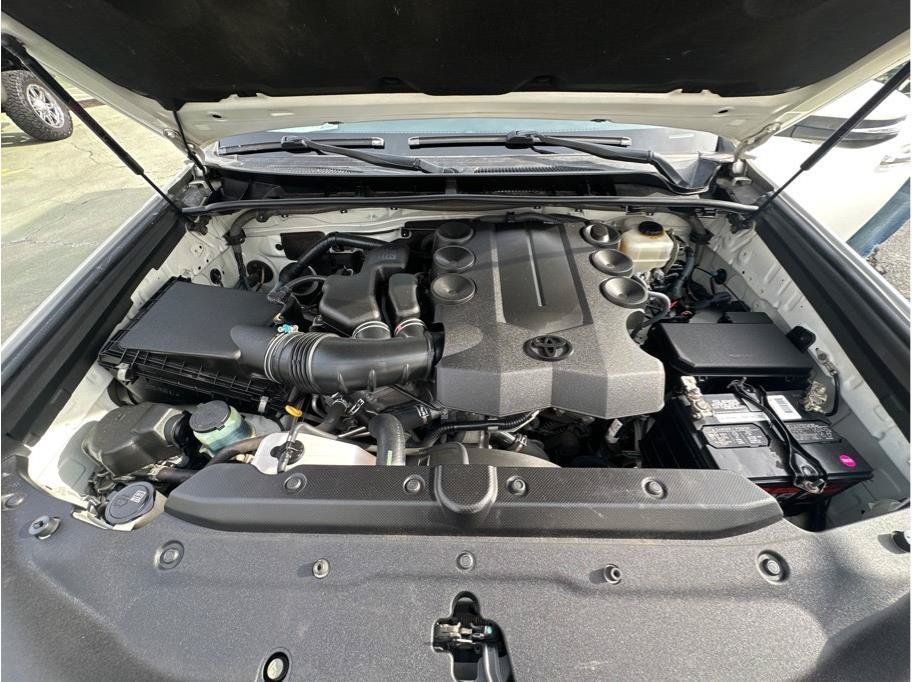 Used 2015 Toyota 4Runner Limited AWD/4WD image 35