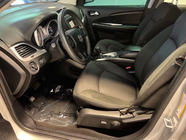Used 2012 Dodge Journey SXT w/ Flexible Seating Group FWD image 6