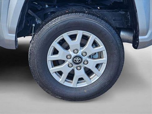 Used 2024 Toyota Tacoma SR5 w/ SR5 Upgrade Package image 4