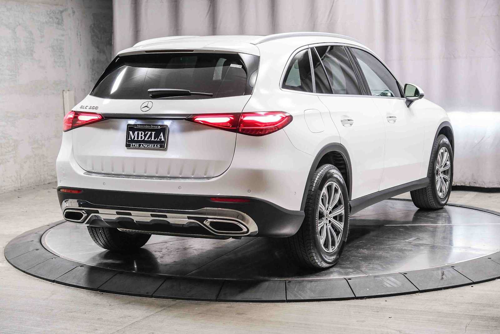Certified 2026 Mercedes-Benz GLC 300 image 4