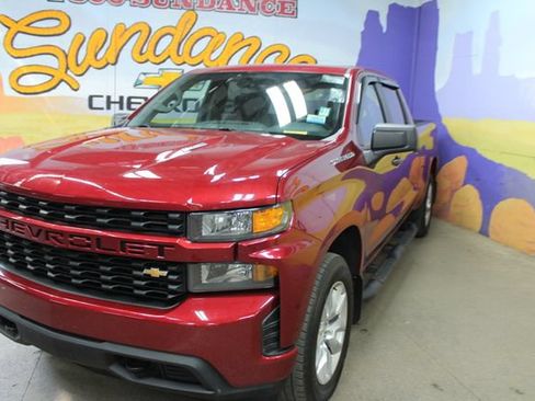 Used 2020 Chevrolet Silverado 1500 Custom w/ Custom Convenience Package AWD/4WD image 4