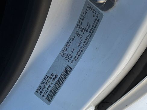 Used 2025 Chrysler Pacifica Select image 32