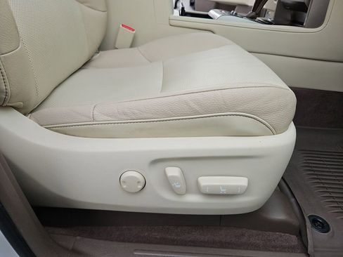 Used 2019 Lexus GX 460 Premium w/ Premium Package image 28