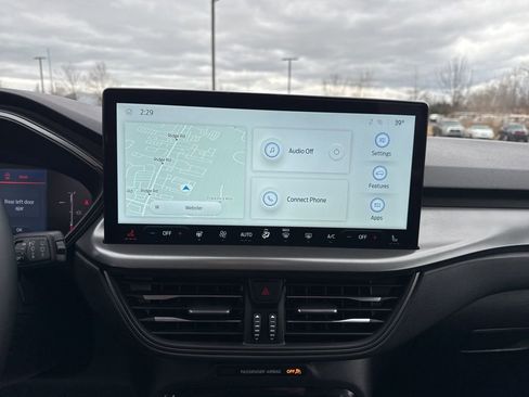 Used 2025 Ford Escape Base w/ Class II Trailer Tow Package image 11