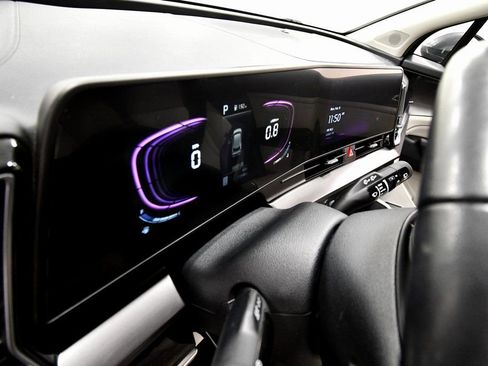 Certified 2025 Kia Sportage EX image 23