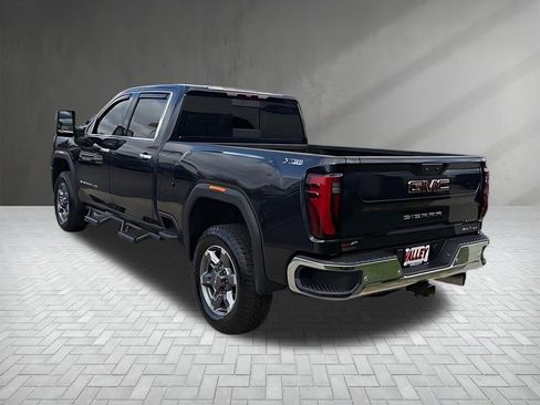Used 2025 GMC Sierra 2500 SLT AWD/4WD image 17