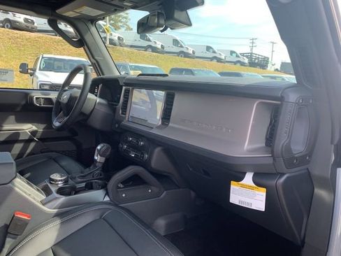 New 2026 Ford Bronco Outer Banks w/ Sasquatch Package image 17