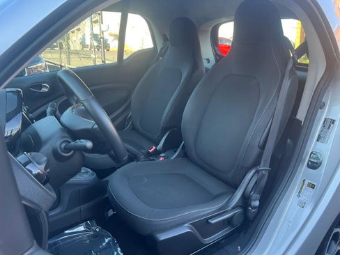 Used 2018 smart fortwo electric drive image 19