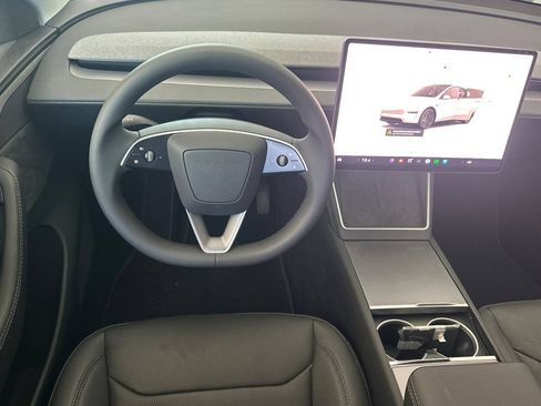 Used 2026 Tesla Model Y 2WD image 28