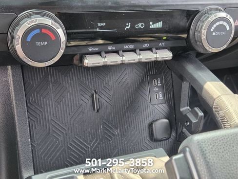 Used 2025 Toyota 4Runner SR5 AWD/4WD image 21