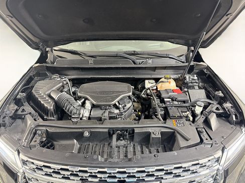 Used 2021 GMC Acadia Denali w/ Denali Technology Package image 39