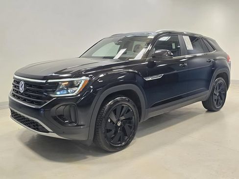 Used 2025 Volkswagen Atlas Cross Sport SE AWD/4WD image 37