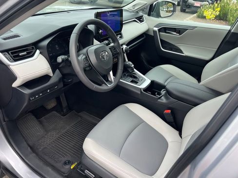 Certified 2023 Toyota RAV4 XLE Premium AWD/4WD image 10