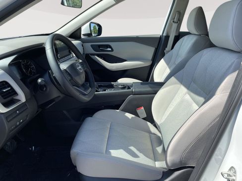 Used 2025 Nissan Rogue SV AWD/4WD image 21
