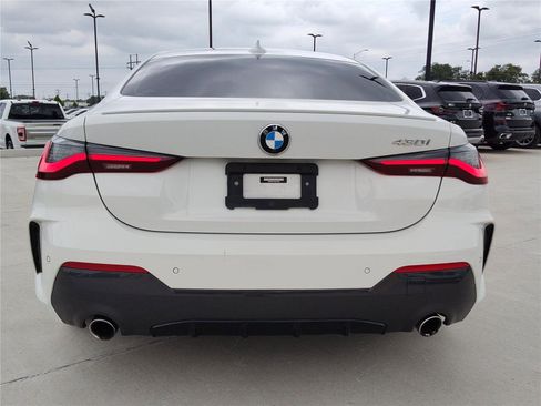 Used 2022 BMW 430i Coupe w/ M Sport Package RWD image 5