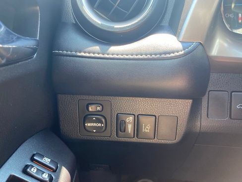 Used 2016 Toyota RAV4 XLE AWD/4WD image 27