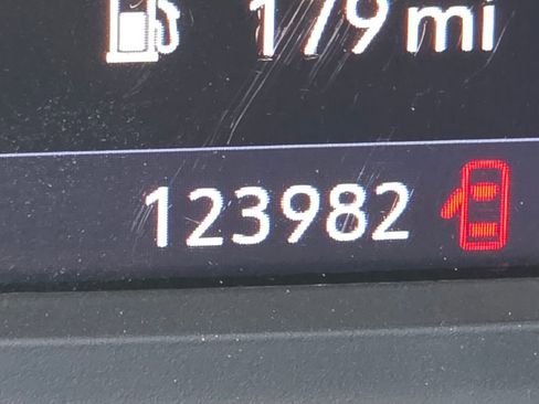 Used 2021 Chevrolet Silverado 1500 LTZ image 25