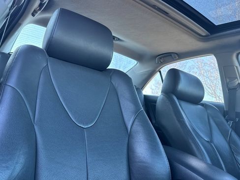 Used 2011 Toyota Camry SE image 19