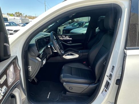 Used 2022 Mercedes-Benz GLS 450 4MATIC image 2
