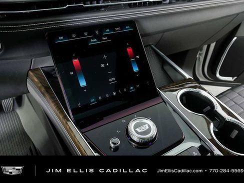 Certified 2025 Cadillac Escalade ESV Sport Platinum AWD/4WD image 20