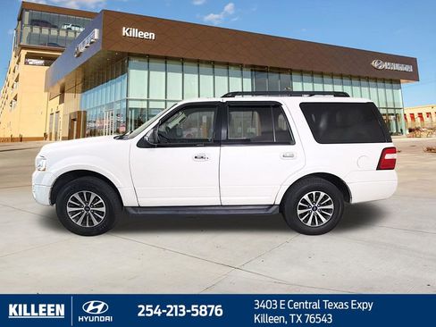 Used 2017 Ford Expedition XLT w/ Equipment Group 202A RWD image 4