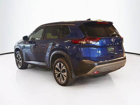 Used 2021 Nissan Rogue SV image 5