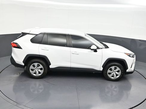 Used 2022 Toyota RAV4 LE AWD/4WD image 21