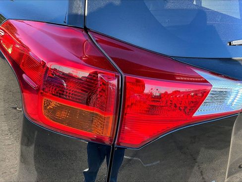 Used 2014 Toyota RAV4 LE image 28