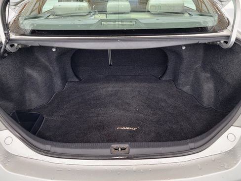 Used 2010 Toyota Camry LE FWD image 26